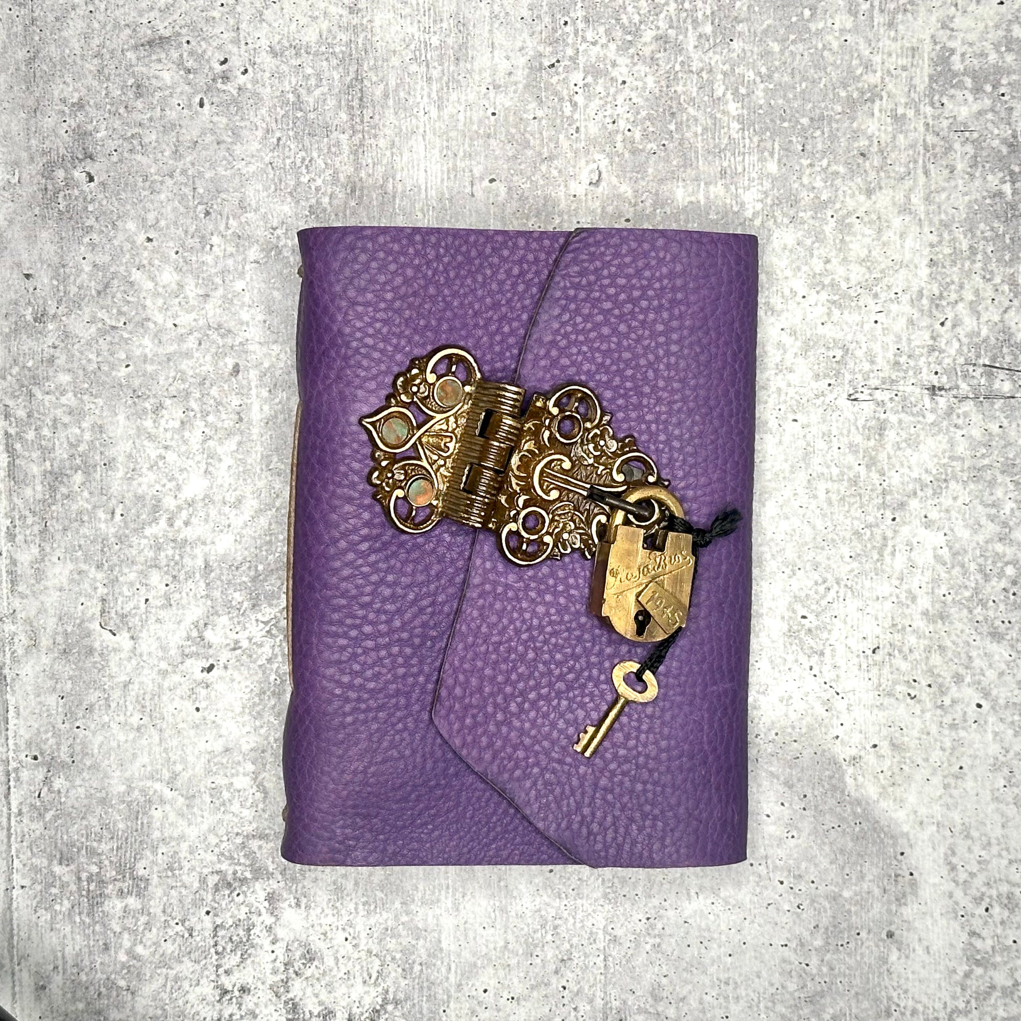 Lucca - Lavender Pebble/BB/Padlock