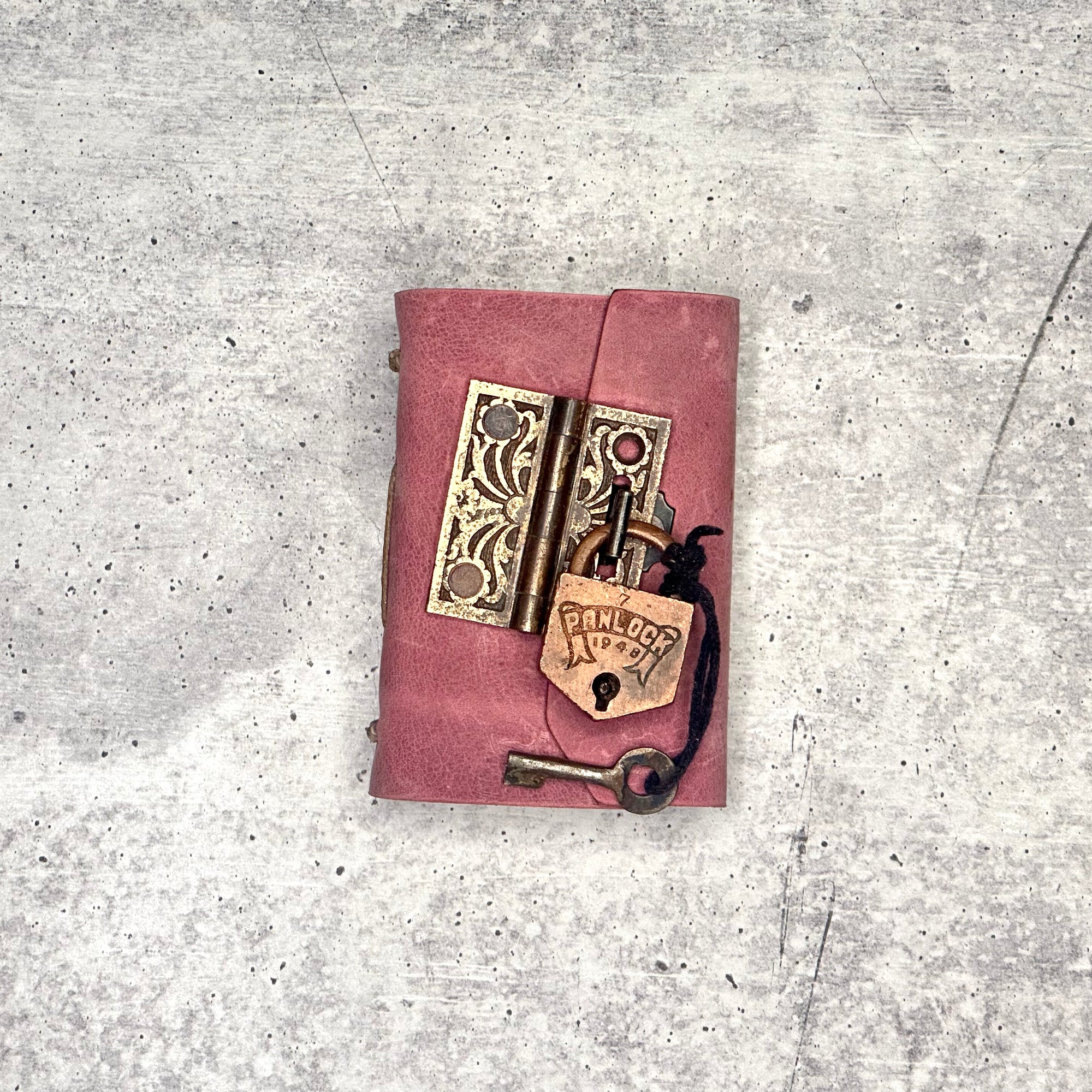 Amalfi - Bad Barbie/BB/Padlock