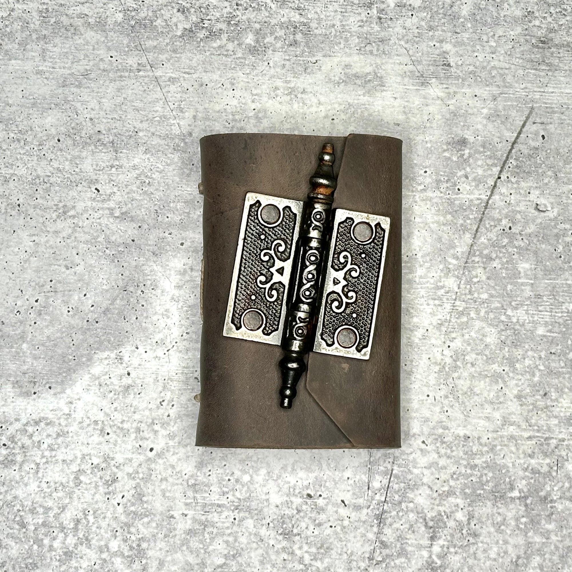 Capri - Weathered Cowboy/BB/Door Hinge