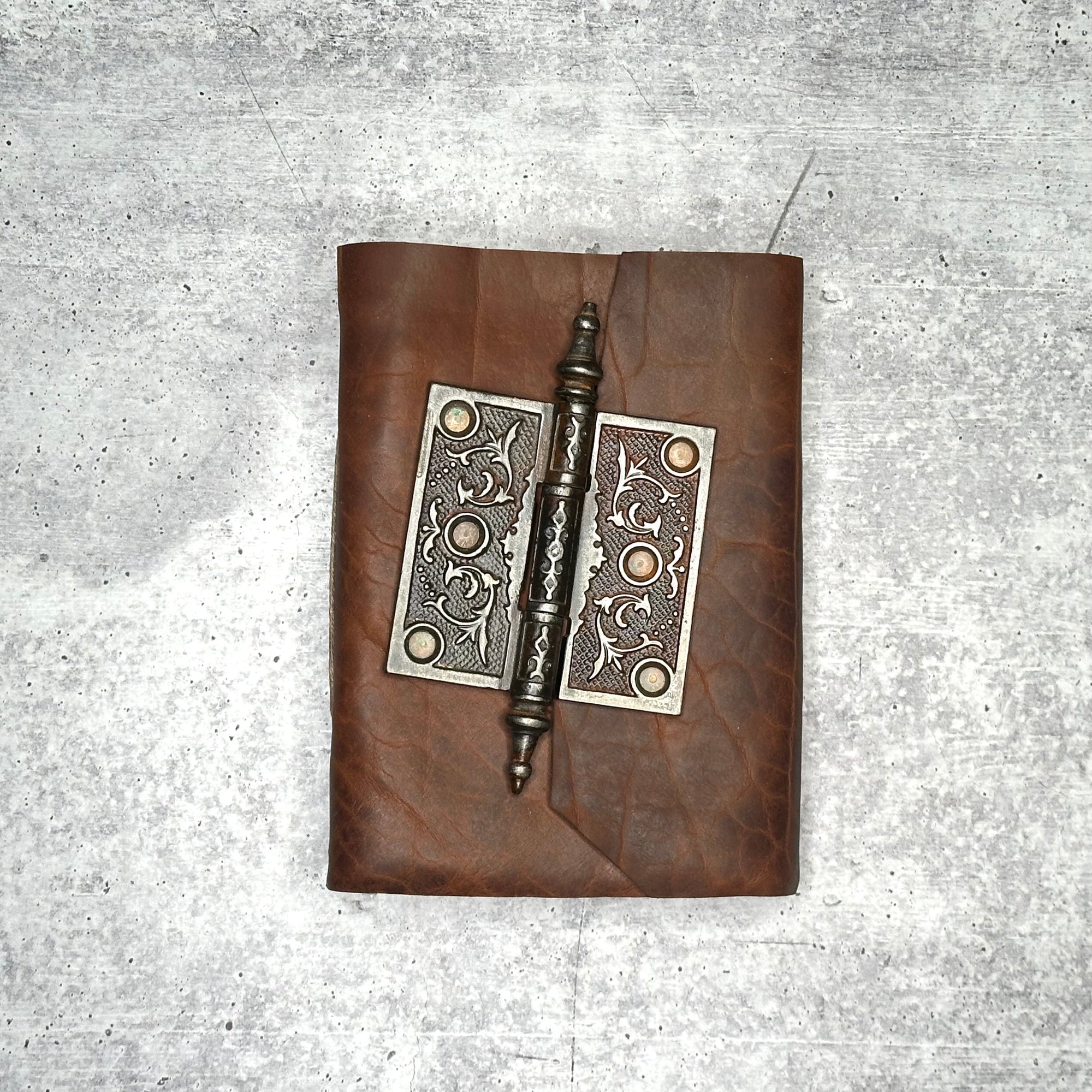 Lucca - Toasted Pecan Bison 2.0/BB/Door Hinge