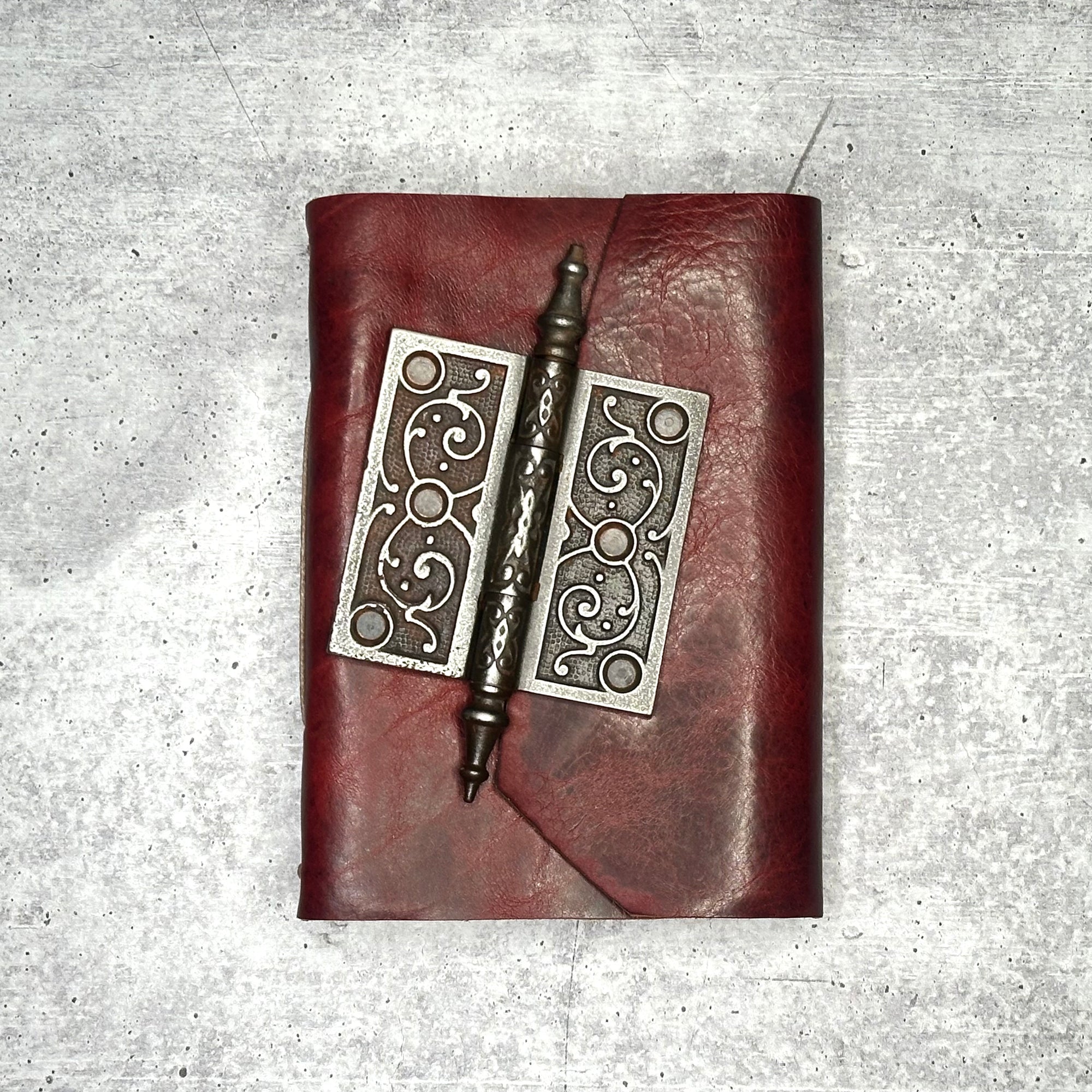 Lucca - Ruby Bison/BB/Door Hinge
