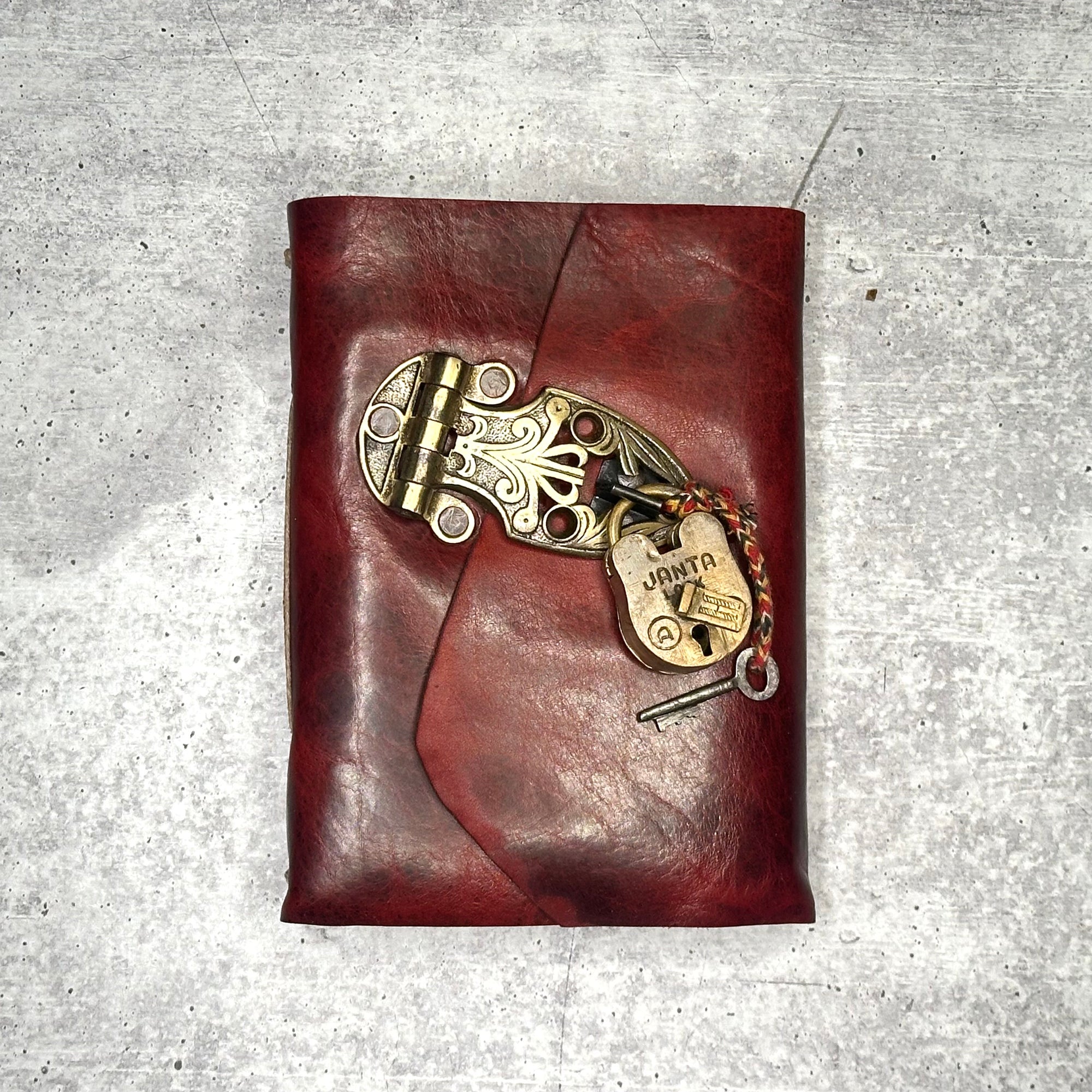 Lucca - Ruby Bison 2.0/BB/Padlock