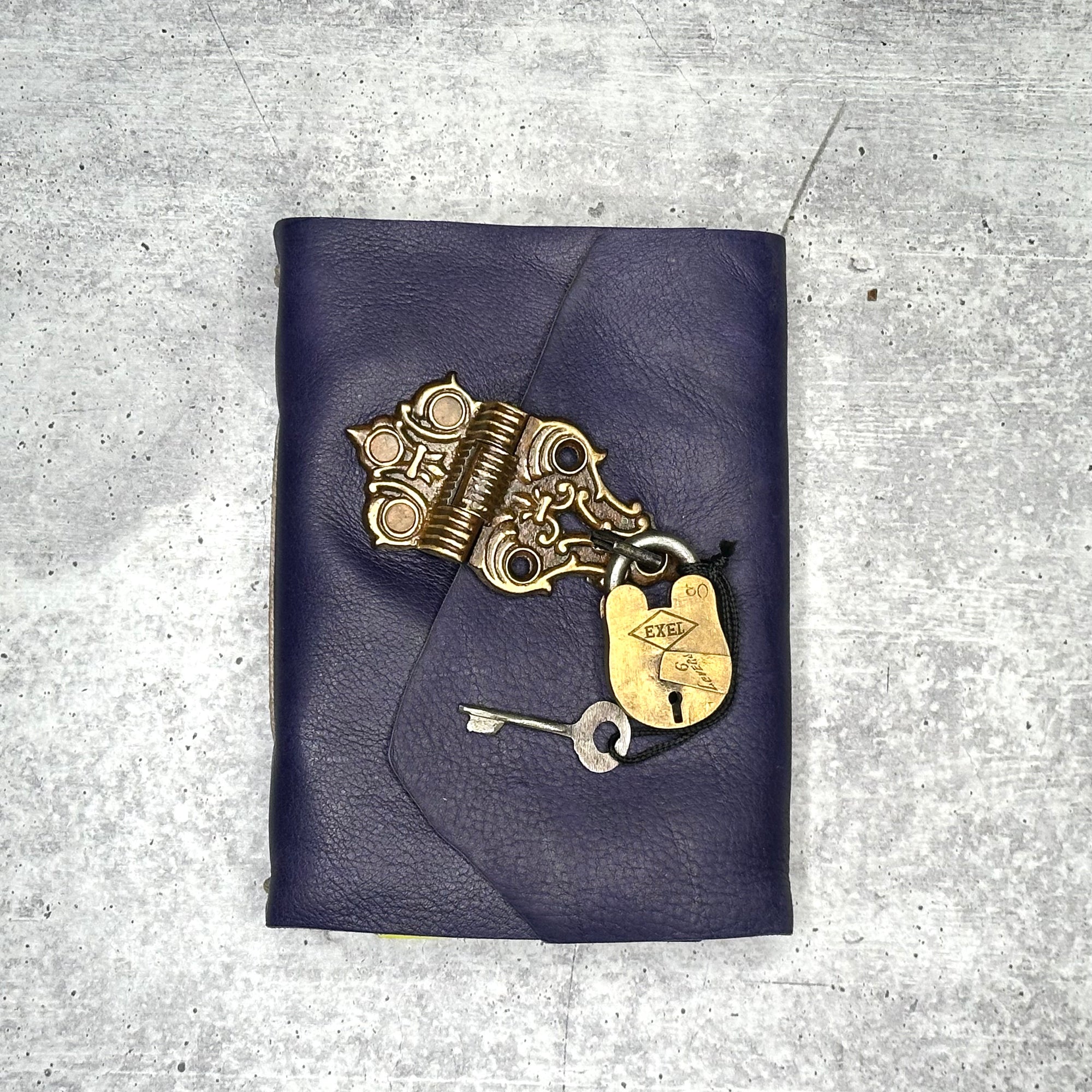 Lucca - Indigo Pebble/BB/Padlock