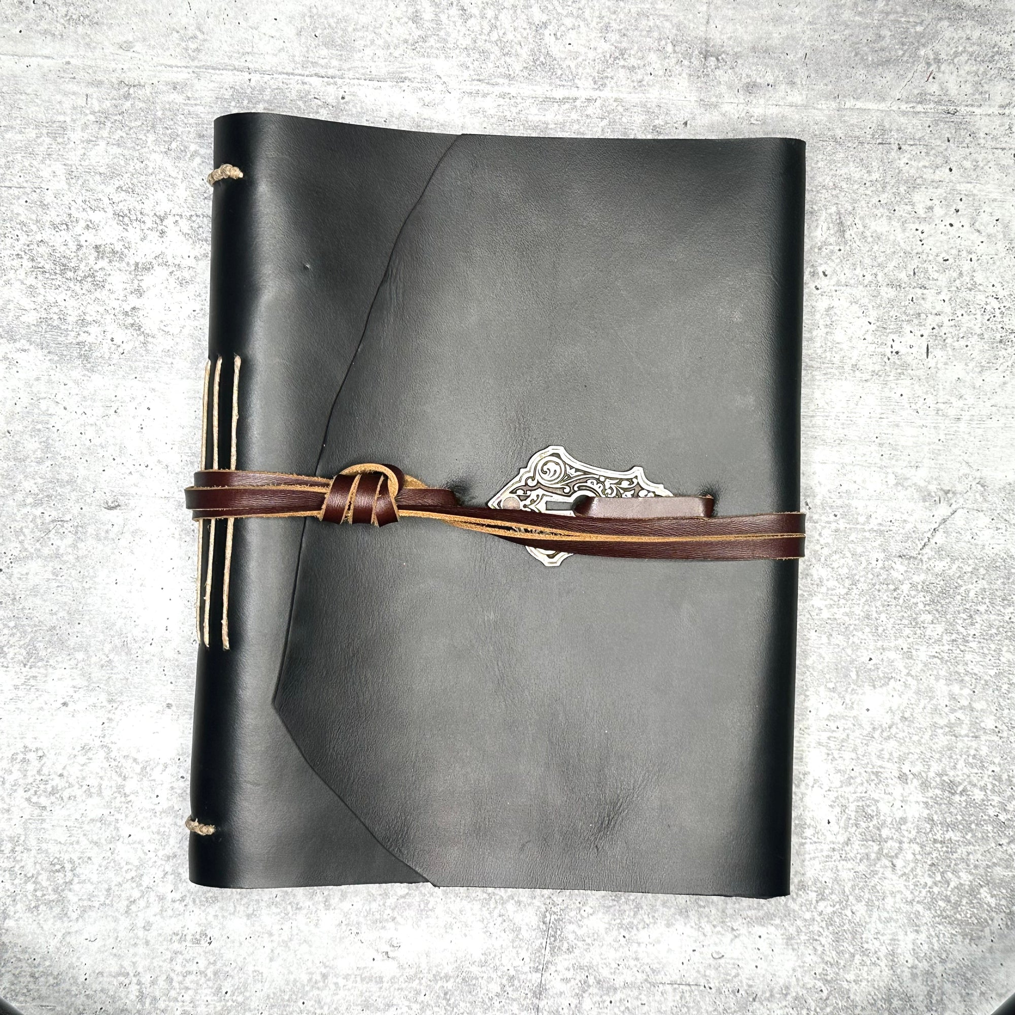 Verona/Vertical - Midnight Suave/Photo Album/Keyhole