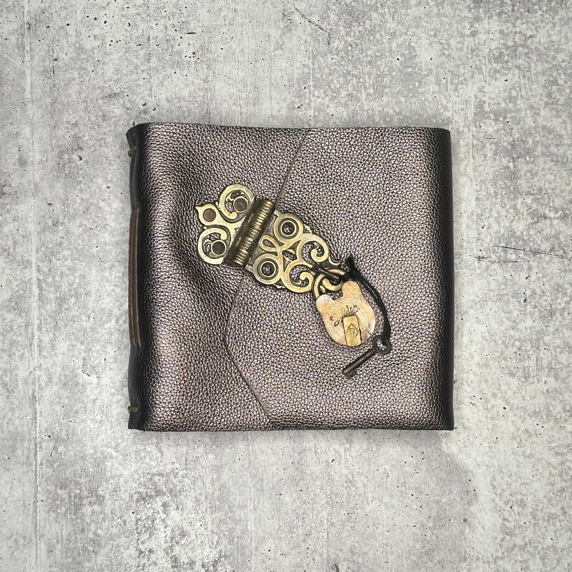 Perugia - Silver Nugget/Artisan Paper/Padlock