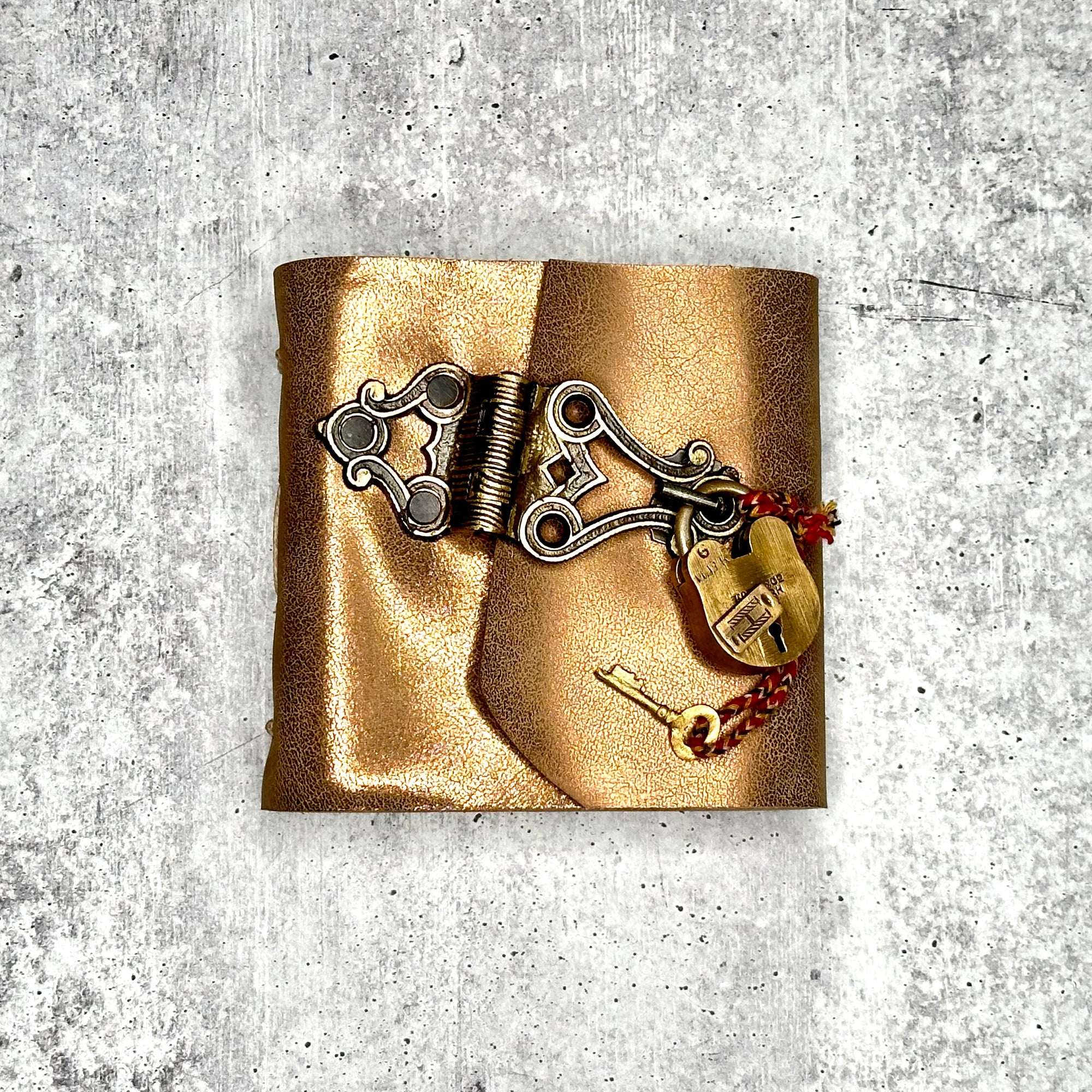 Volterra - Metallic Gold/BB/Padlock
