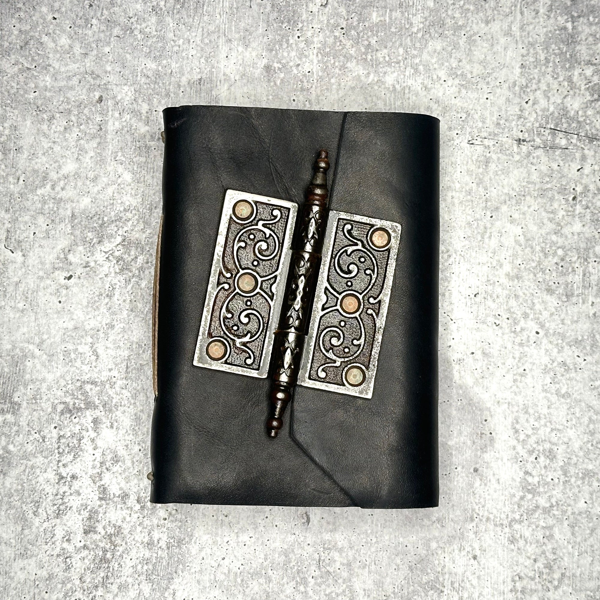Lucca - Midnight/BB/Door Hinge