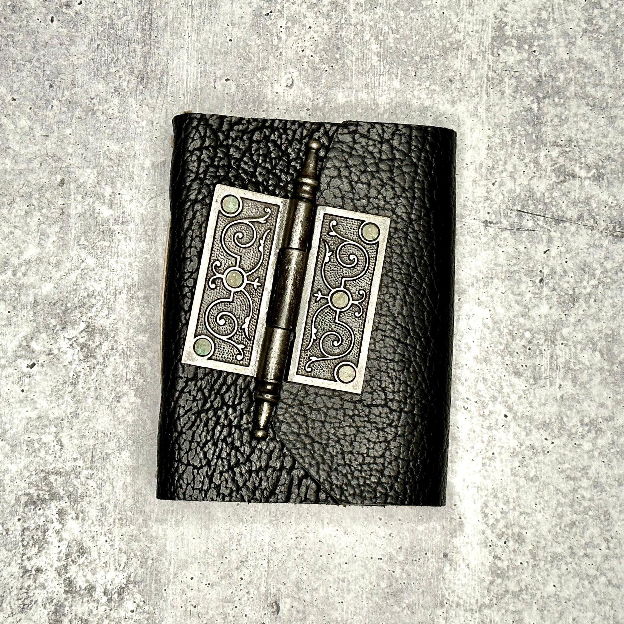 Lucca - Midnight Bison 2.0/BB/Door Hinge