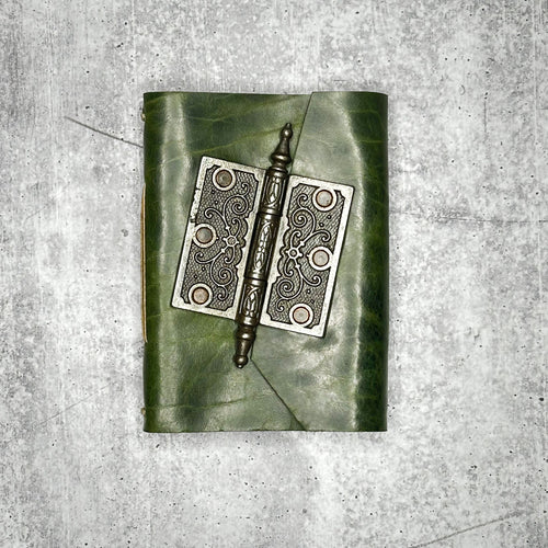Lucca - Emerald Bison/Artisan Paper/Door Hinge 3.0
