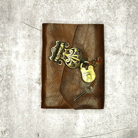 Lucca - New Leaf/Artisan Paper/Padlock