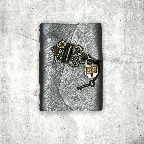 Lucca - New Leaf/Artisan Paper/Padlock