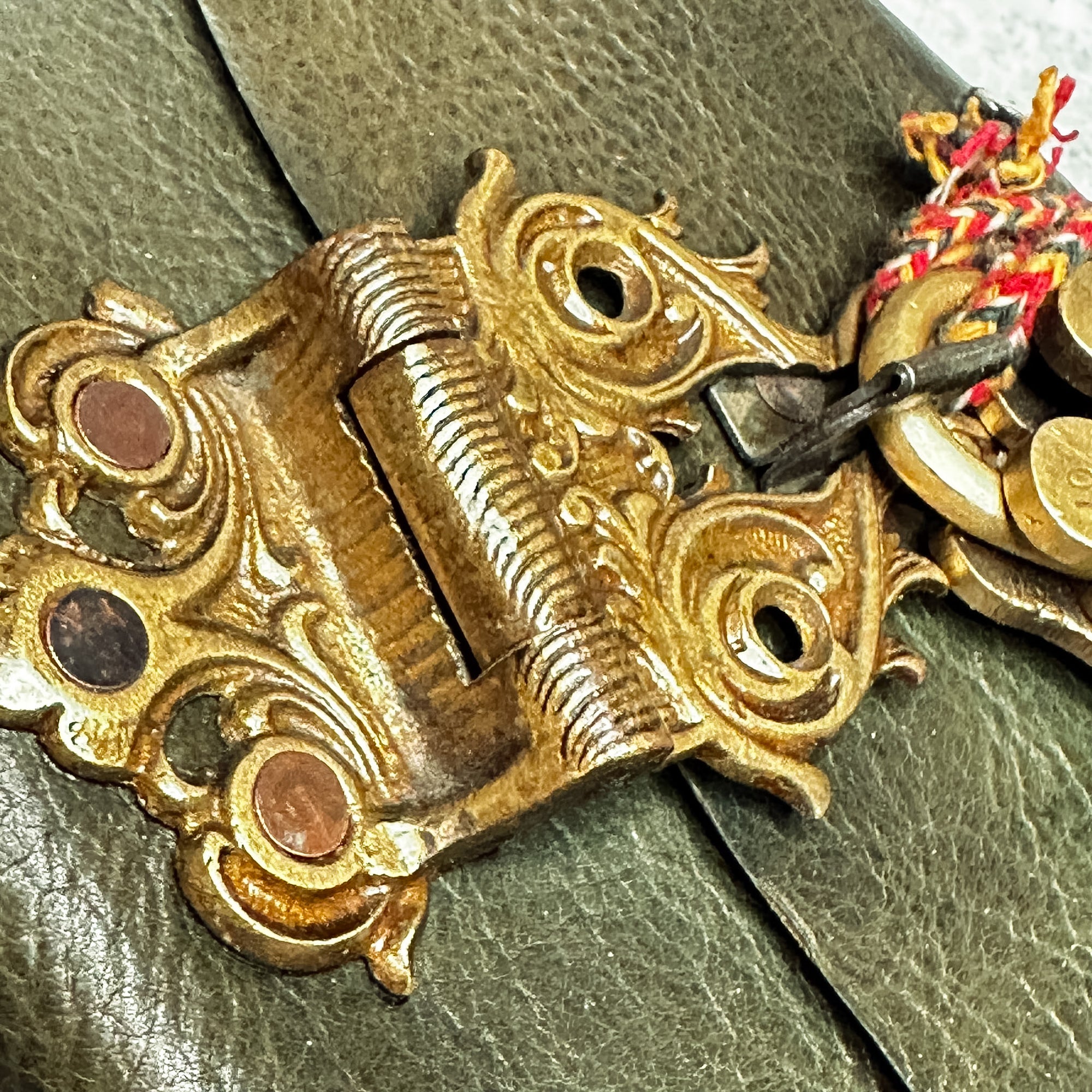 Lucca - DOUBLE Emerald Bison/Bamboo Paper/Padlock