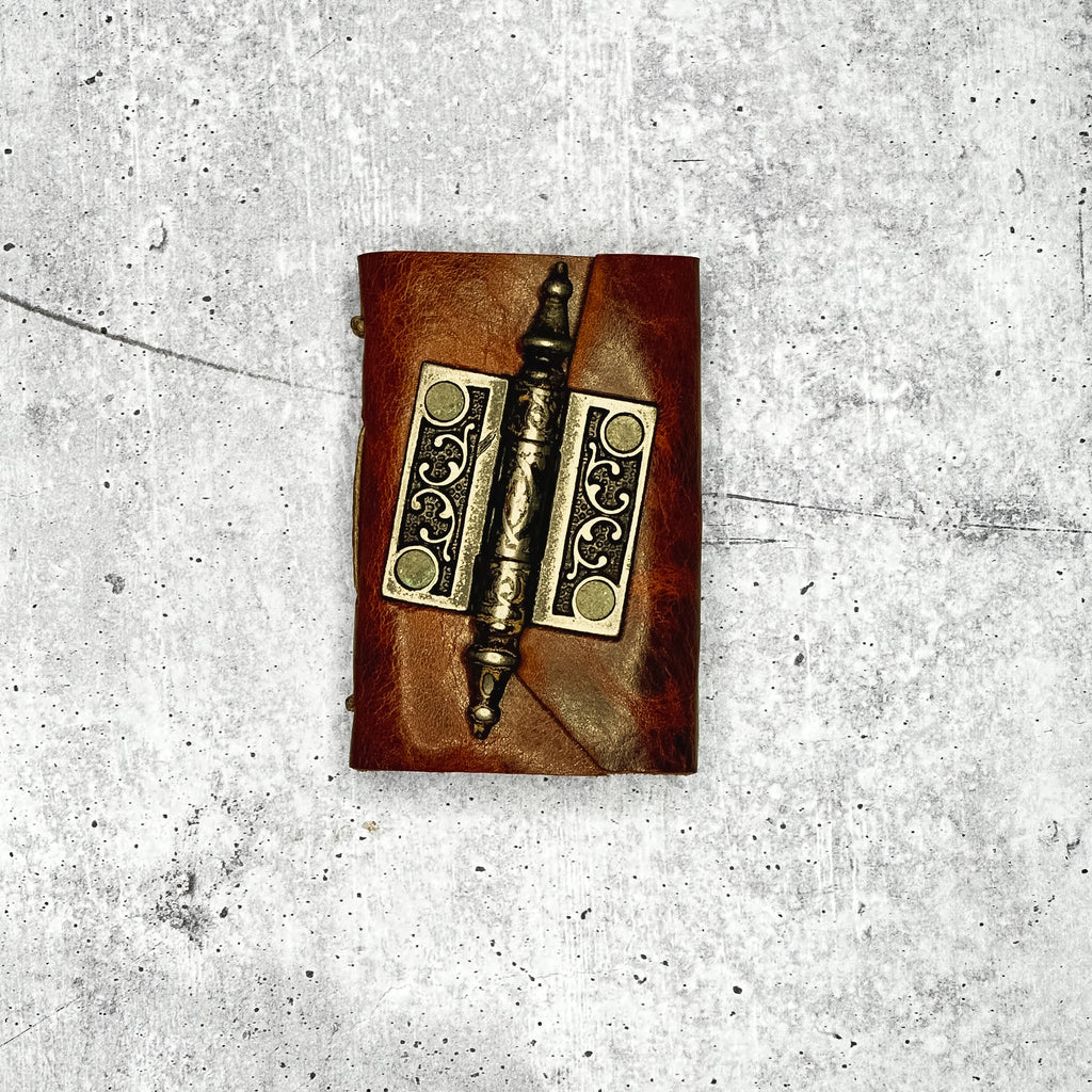 Amalfi - Pecan Bison/Artisan Paper/Door Hinge