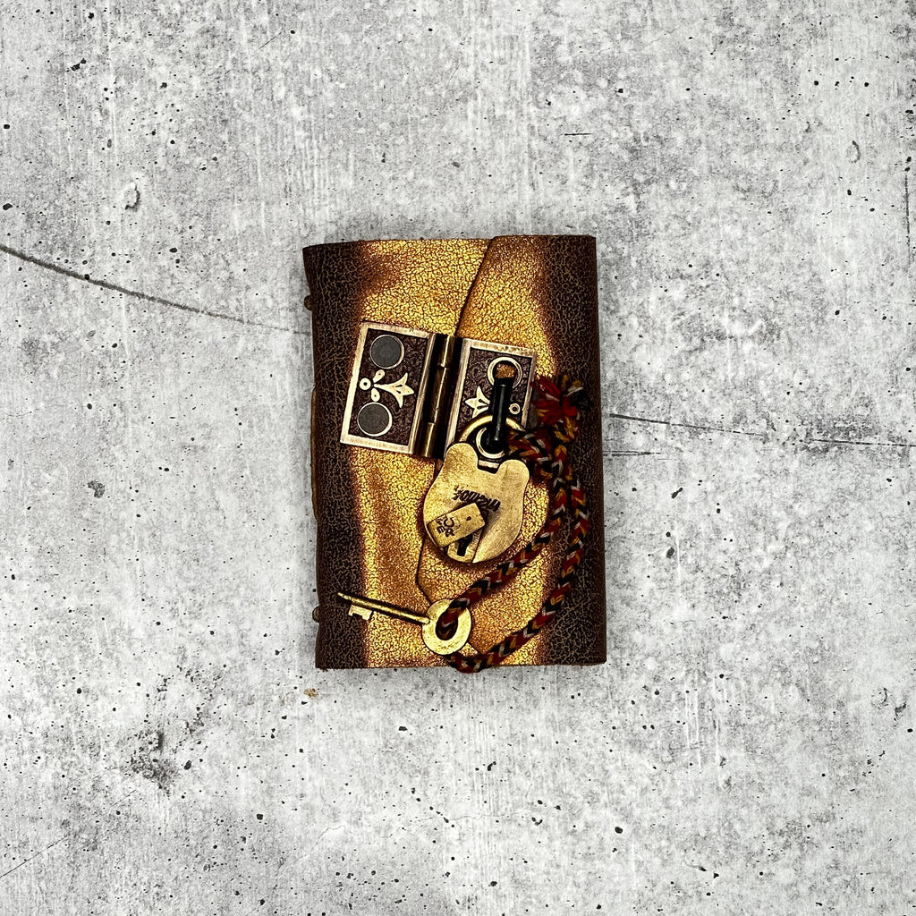 Amalfi - Metallic Gold/Artisan Paper/Padlock