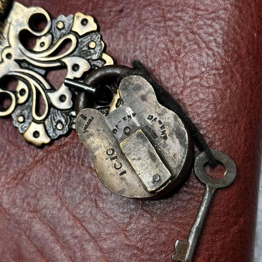 Venezia - Supple Rusty/Artisan Paper/Padlock