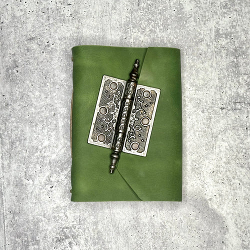 Lucca - New Leaf w/ Old Paint/Artisan Paper/Door Hinge
