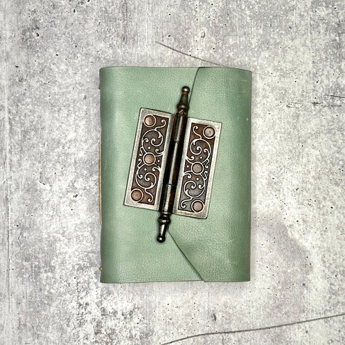 Lucca - Desert Sage (Distressed)/Artisan Paper/Door Hinge