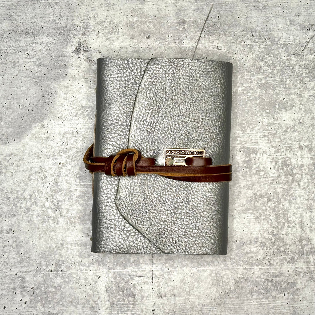 Lucca - Silver Lining/Artisan Paper/Keyhole Cover