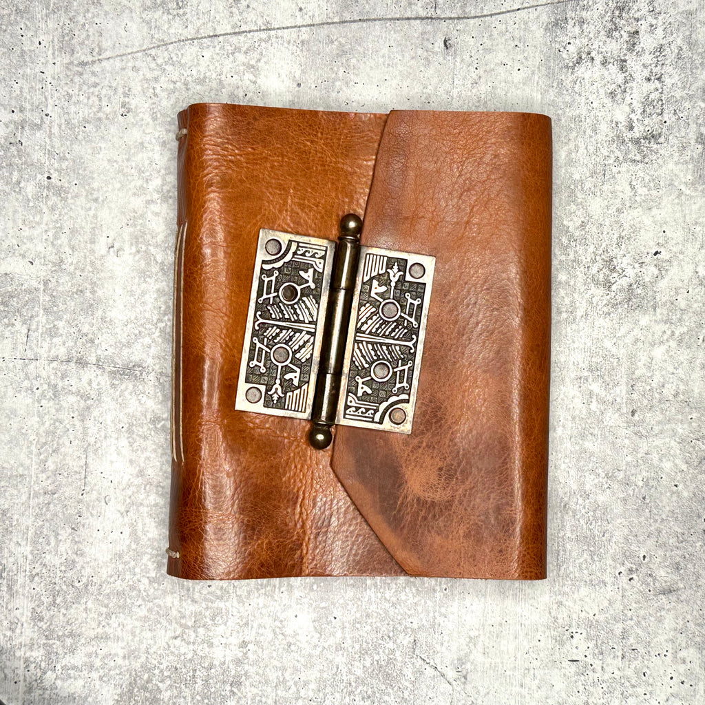 Venezia - Rusty Bison/Artisan Paper/Door Hinge