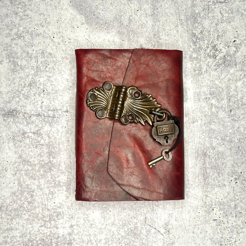 Lucca - Ruby Bison/BB/Padlock