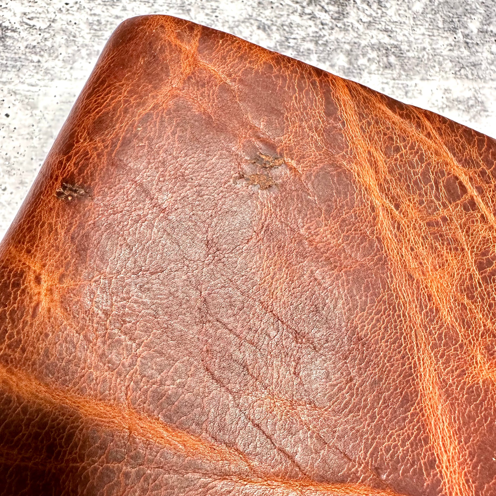 Volterra - Distressed Rusty Bison/BB/Padlock