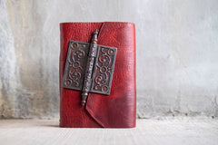 Ruby Lucca w/ Door Hinge